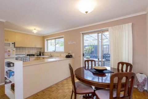 PERFECT On PYMBLE AVE - Surfers Gold Coast 3