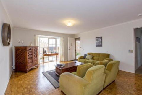 PERFECT On PYMBLE AVE - Surfers Gold Coast 2