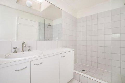 Wickham Cove Unit 10 45 Albert Street. Kings Beach - Surfers Gold Coast 2