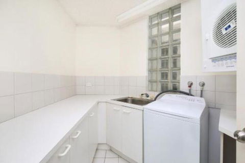Wickham Cove Unit 10 45 Albert Street. Kings Beach - Surfers Gold Coast 4