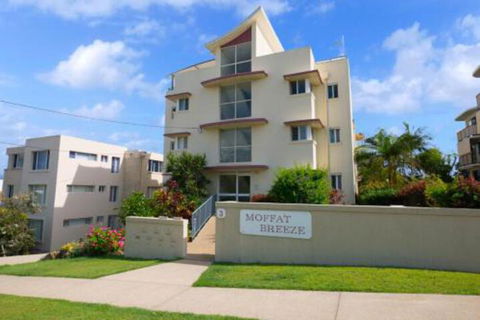 Moffat Breeze Unit 3 3 Moffat Street - Surfers Gold Coast 4