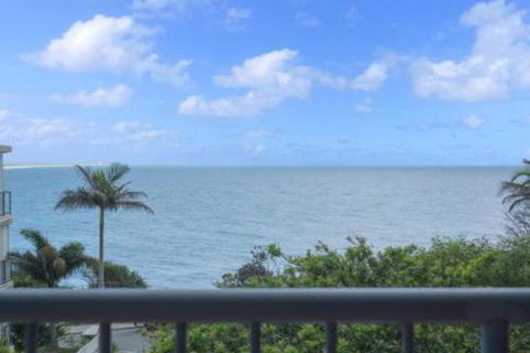 Moffat Breeze Unit 3 3 Moffat Street - Surfers Gold Coast 0