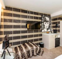 Hollywood Style Studio With Fantastic Roof Terrace - Surfers Gold Coast