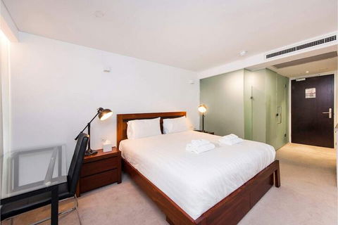 Comfortable Room With Fantastic Rooftop Views - Surfers Gold Coast 7
