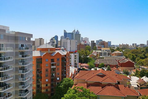 Stunning Two-storey Apartment In Perth's CBD - Surfers Gold Coast 2