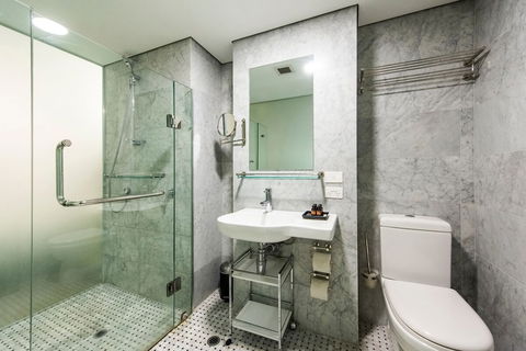 Elegant Studio With Fantastic Rooftop Views - Surfers Gold Coast 4