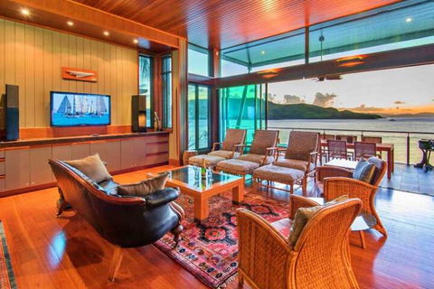 Yacht Club 19 Bijou De Mer 2 Buggies - Surfers Gold Coast 7