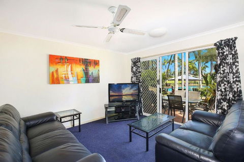 Resort Style The Oasis Resort Villa 7 2 Landsborough Pde - Surfers Gold Coast 3