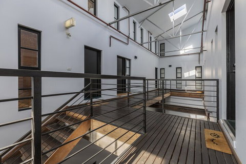 Fabulous Fitzroy Converted Warehouse - Surfers Gold Coast 7