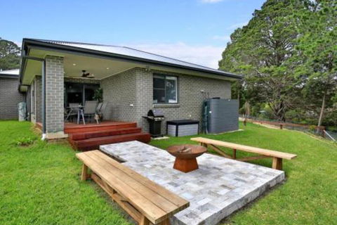 Rockwall Pet Friendly Fire Pit - Surfers Gold Coast 5