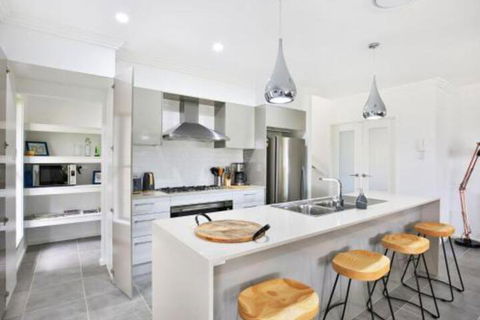 Rockwall Pet Friendly Fire Pit - Surfers Gold Coast 6