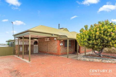 Reef & Vines Port Noarlunga - Surfers Gold Coast 2