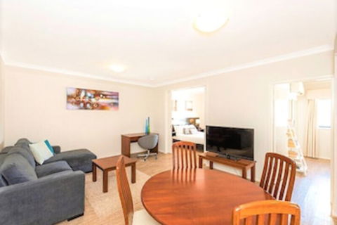 Perth West End Apartment 504 - Surfers Gold Coast 1