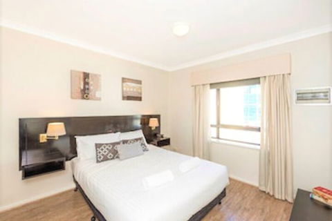 Perth West End Apartment 504 - Surfers Gold Coast 0
