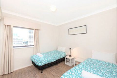 Perth West End Apartment 504 - Surfers Gold Coast 2
