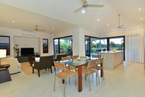 17 Cascade House Luxury Holiday Home - Surfers Gold Coast 3