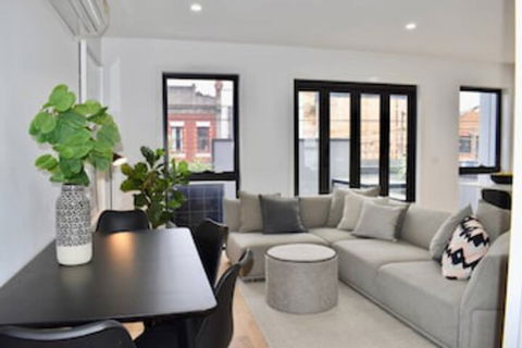 Brand New 2 Bed Apartment With Stunning City Views - Surfers Gold Coast 0