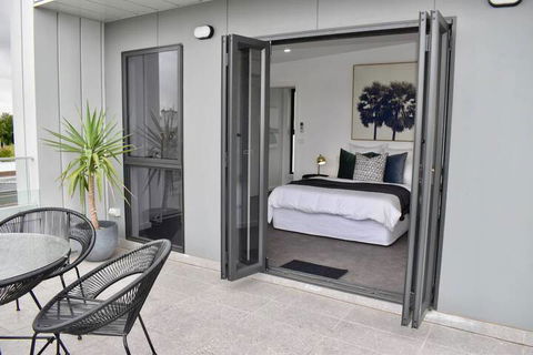 Brand New 2 Bed Apartment With Stunning City Views - Surfers Gold Coast 4