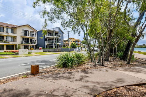 Coral Breeze Bradman Avenue Maroochydore - Surfers Gold Coast 2