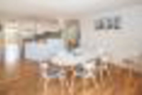 Barefoot Bungalow - Surfers Gold Coast 5
