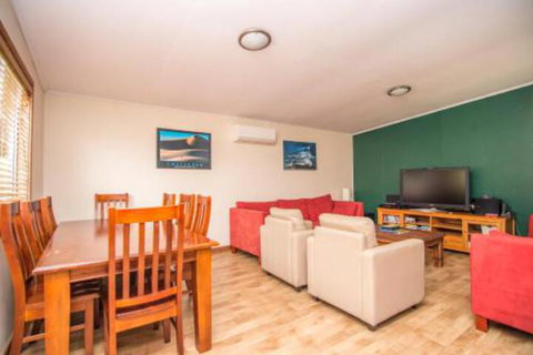 The Gee Beach House - Surfers Gold Coast 5