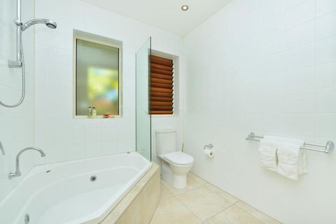 Villa Frangipani - Surfers Gold Coast 6