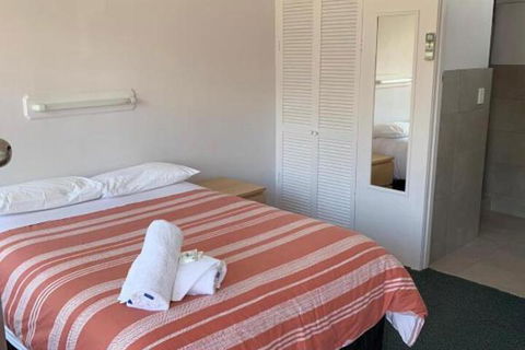 Mount Beauty Motor Inn - Surfers Gold Coast 3