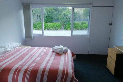Mount Beauty Motor Inn - Surfers Gold Coast 2
