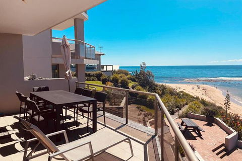 Toowoon Bay Beachfront Apartment - Surfers Gold Coast 5