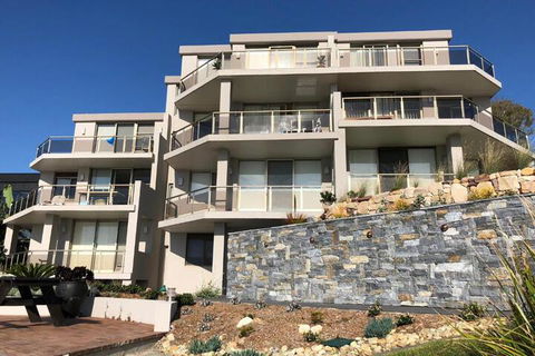Toowoon Bay Beachfront Apartment - Surfers Gold Coast 2