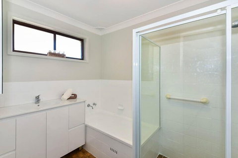 The Noraville House Large Family Home - Surfers Gold Coast 0