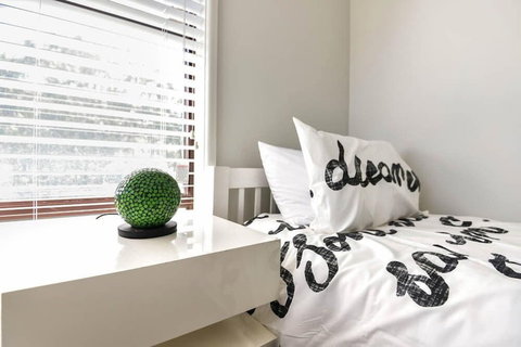 The Noraville House Large Family Home - Surfers Gold Coast 6