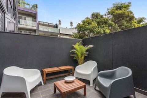 GRATTAN A Premier Location & Modern Space - Surfers Gold Coast 0