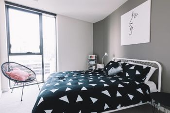 Experience Waterfront Luxury With Views - Surfers Gold Coast 3