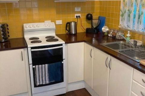 Miramar Cottage - Surfers Gold Coast 5