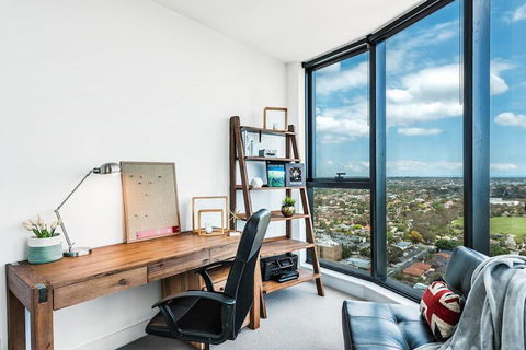 Designer Home With View 2 BED In Box Hill Vbh850 - Surfers Gold Coast 5