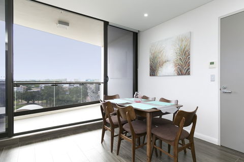 High-End Riverside Home - Surfers Gold Coast 3