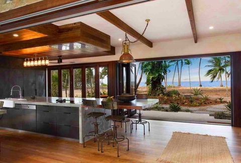 Spice At Oak Absolute Oceanfront House - Surfers Gold Coast 4