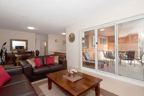 Kiah Unit 16 / 53 Victoria Parade - Surfers Gold Coast 0