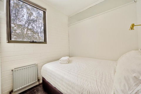 Snow Ski Apartments 18 - Surfers Gold Coast 5