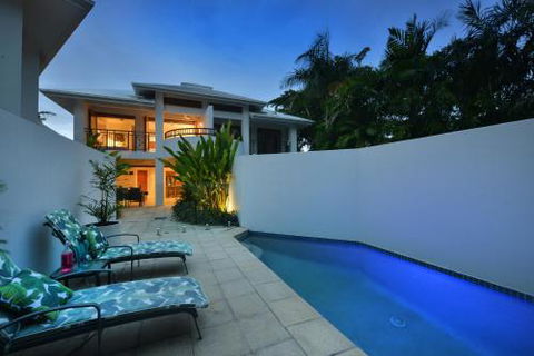 No. 5 Templemoon - Surfers Gold Coast 1