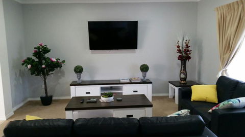 Numurkah Apartments The Saxton - Surfers Gold Coast 4