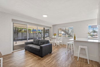 Sea-Hi Beachside Apartment - Surfers Gold Coast 6
