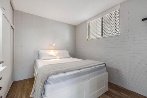 Sea-Hi Beachside Apartment - Surfers Gold Coast 2