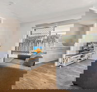 Sea-Hi Beachside Apartment - Surfers Gold Coast