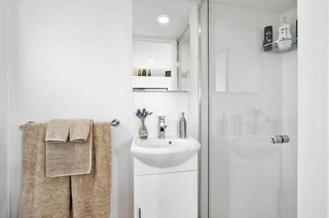 TINY HOME......BIG Views - Surfers Gold Coast 3