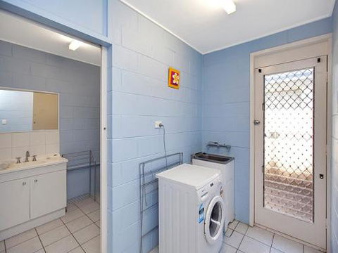 Roderick Street 52 Moffat Beach - Surfers Gold Coast 5