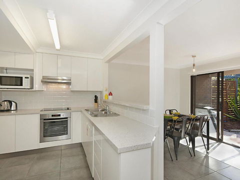 Calinda Sol 11 - Surfers Gold Coast 6