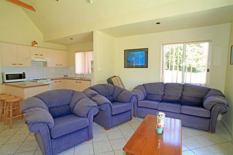 Nannys Beach House - Surfers Gold Coast 2