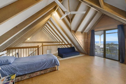 Blue Oar Beach House - Surfers Gold Coast 1